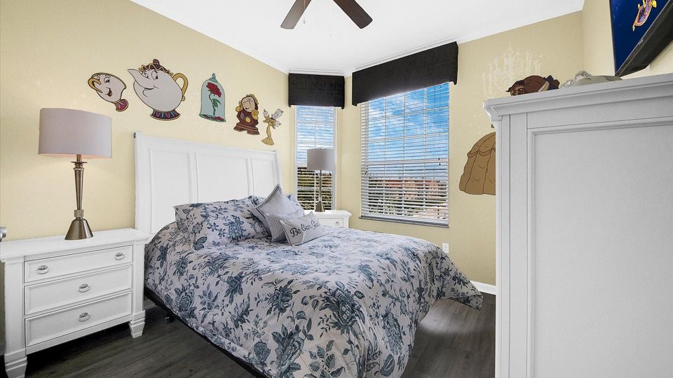 Queen Bedroom 2