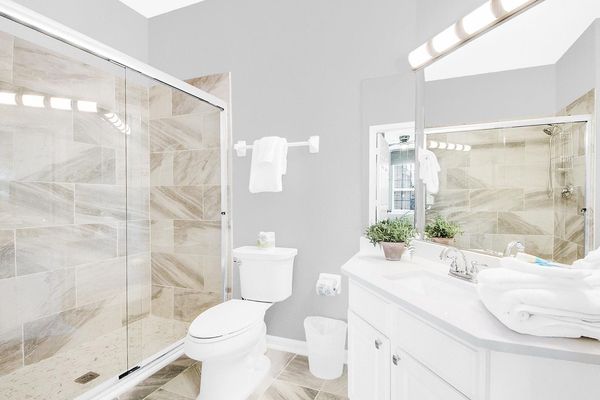 Master King Bathroom 1
Shower