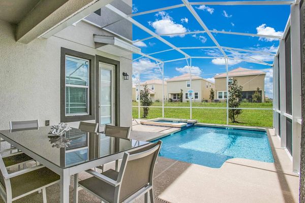 Patio Dining (Angle)