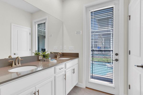 King Suite Bathroom 1 (Angle)
Door to Pool