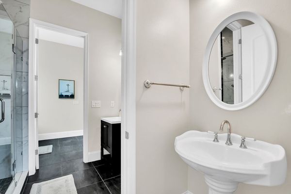The bathroom located on the 2nd floor