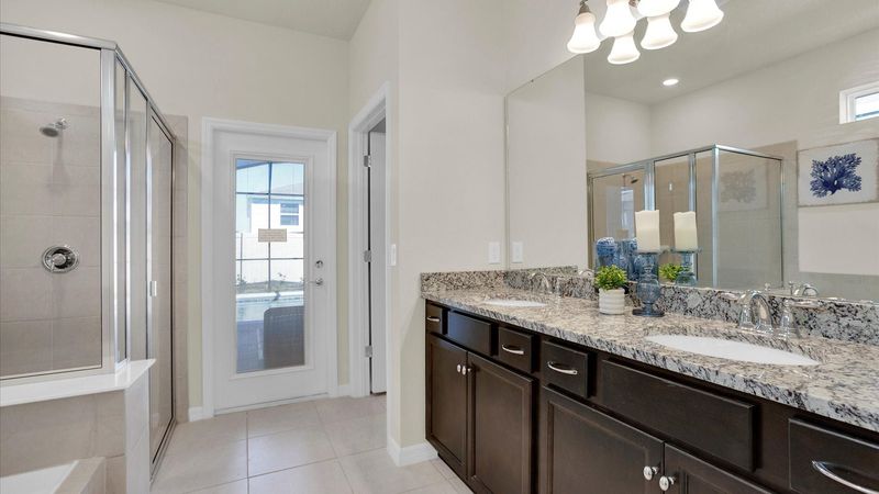 Master King Bathroom 1 Downstairs
Tub & Shower