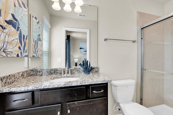 Queen Suite Bathroom 3 Upstairs
Shower