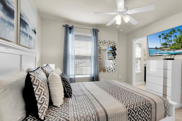 Queen Suite Bedroom 3 (Angle)
55" Roku TV