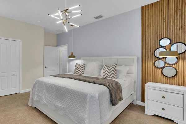 Master King Bedroom 1 Downstairs
Attached Bathroom