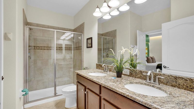 Shared Bathroom 2
SHOWER
