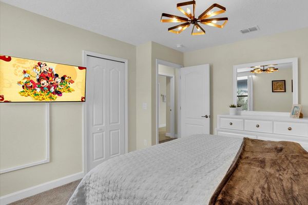 Queen Bedroom 7 (Angle)
43" Smart TV