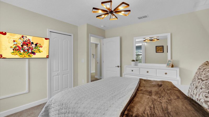 Queen Bedroom 7 (Angle)
43" Smart TV