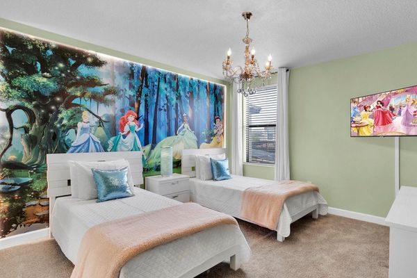 Two Twins Bedroom 6 Upstairs
Shared Bathroom
Disney Princesses