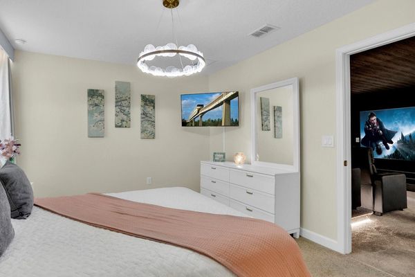 Queen Bedroom 3 (Angle)
43" Smart TV