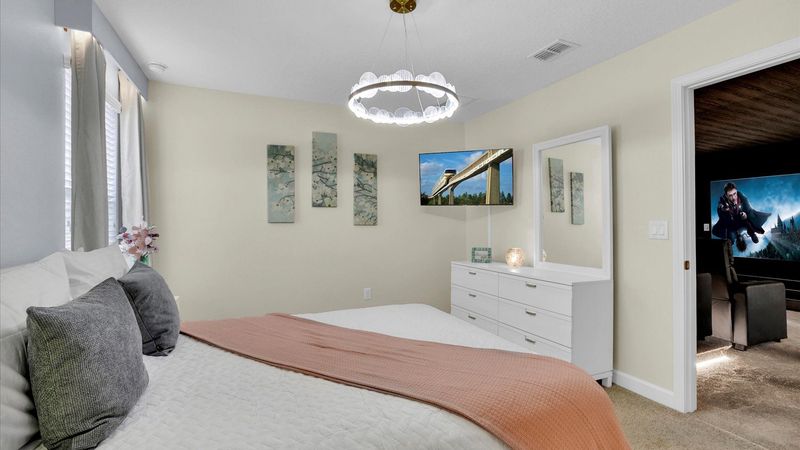 Queen Bedroom 3 (Angle)
43" Smart TV