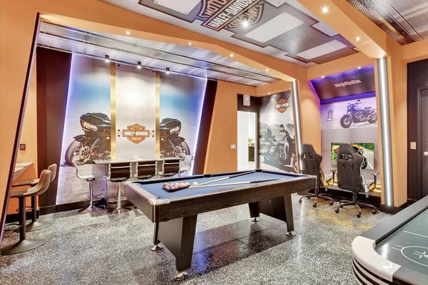 Game Room Downstairs
4/28" Tvs + 4 game consoles
43" TV + Xbox
Pool Table - Air Hockey
Has Ac - Harely Davidson