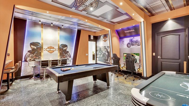 Game Room Downstairs
4/28" Tvs + 4 game consoles
43" TV + Xbox
Pool Table - Air Hockey
Has Ac - Harely Davidson