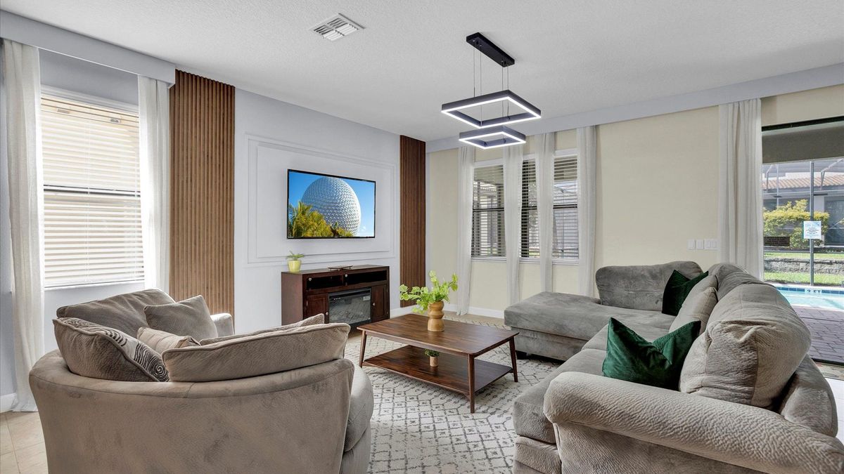 Living Room
60" Smart TV
Electric Fire Place