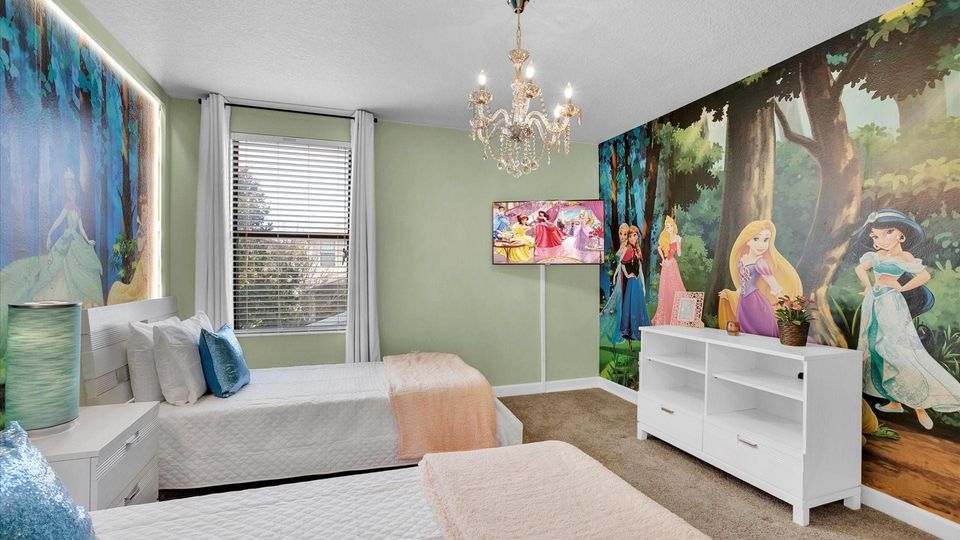 Two Twins Bedroom 6 (Angle)
43" Smart TV