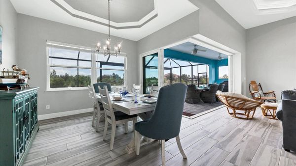 Dining area for 6