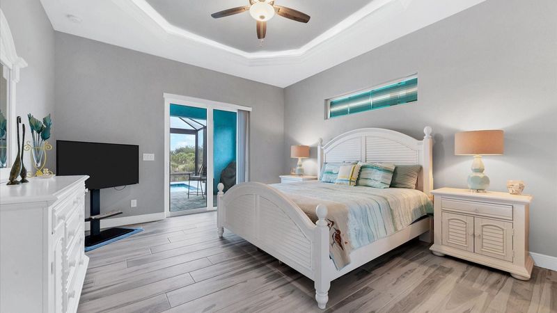 King master bedroom with lanai access