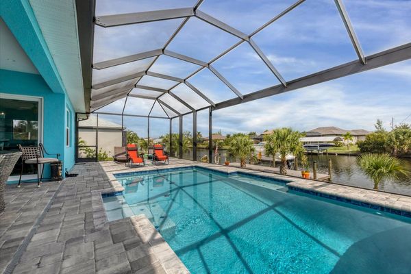 Perfect outdoor space overlooking the canal.