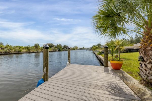 Tie your boat up to the dock or just hang out and watch the fish swim by (Boat lift not available)