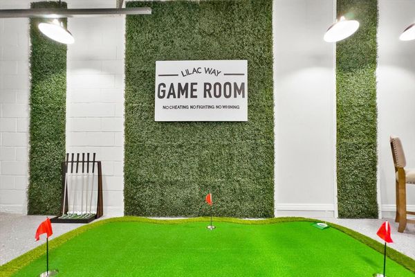 Game Room (Angle)
Putting Green