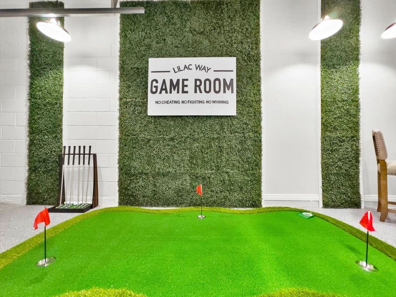 Game Room (Angle)
Putting Green