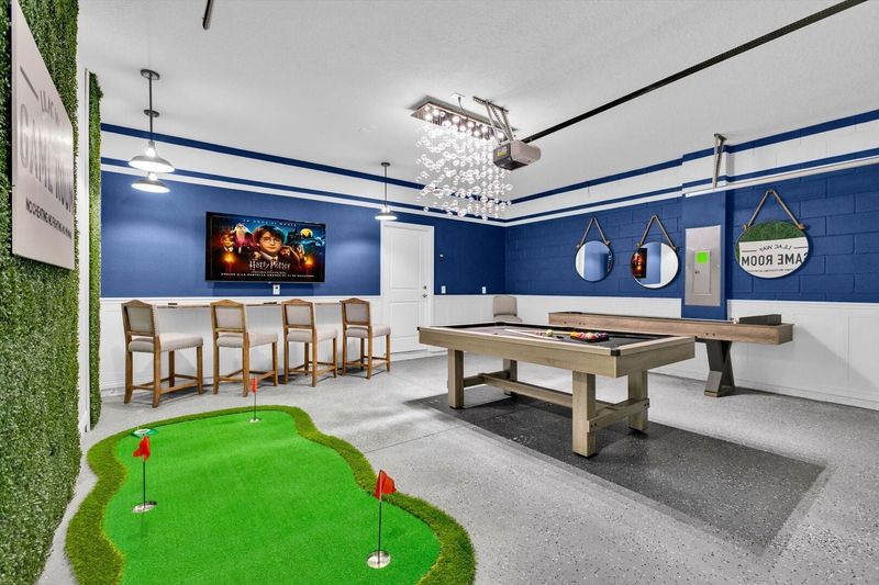 Game Room
65" Smart TV
Pool Table
Shuffle Board
Putting Green