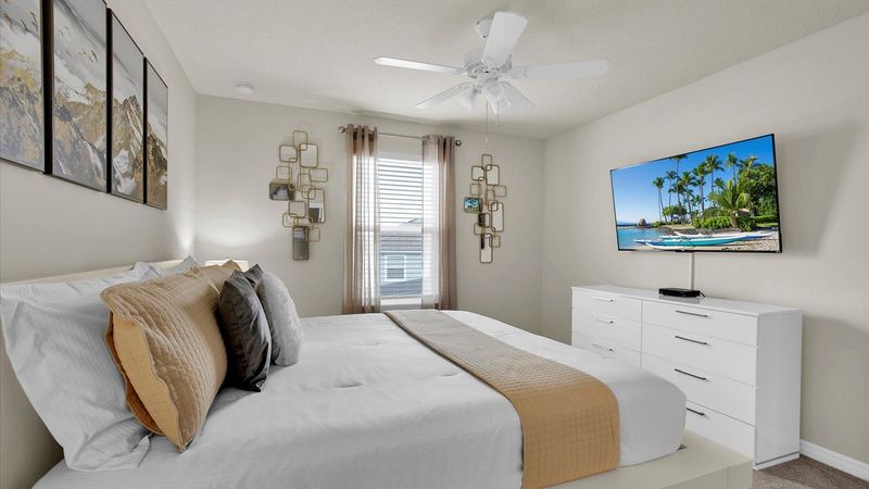 King Bedroom 4 (Angle)
55" Roku TV