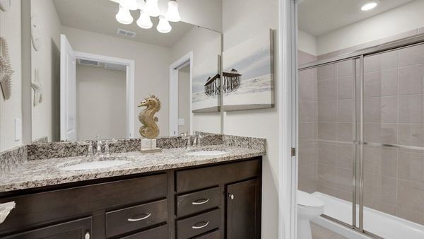 Hall Bathroom 5 Upstairs
Shower