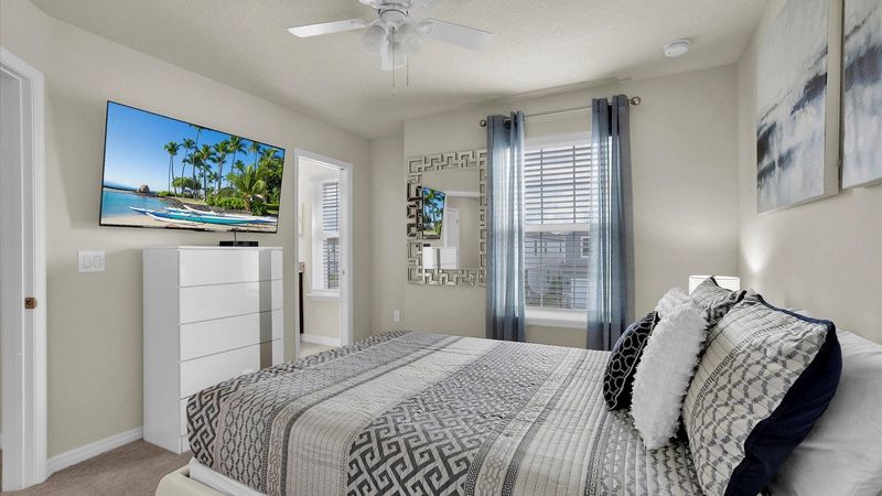 Queen Suite Bedroom 3 (Angle)
55" Roku TV