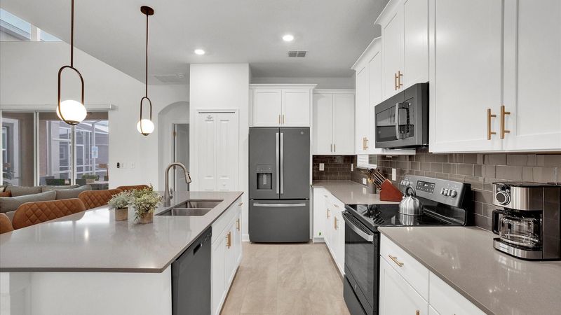 Kitchen (Angle 2)