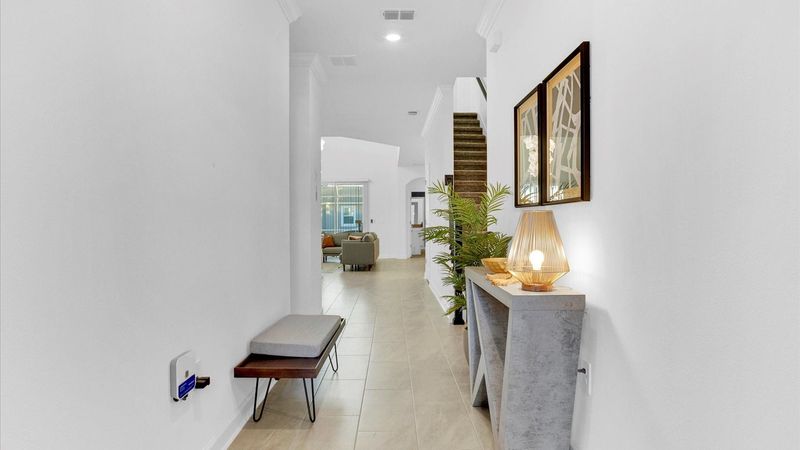 Foyer (Angle)
