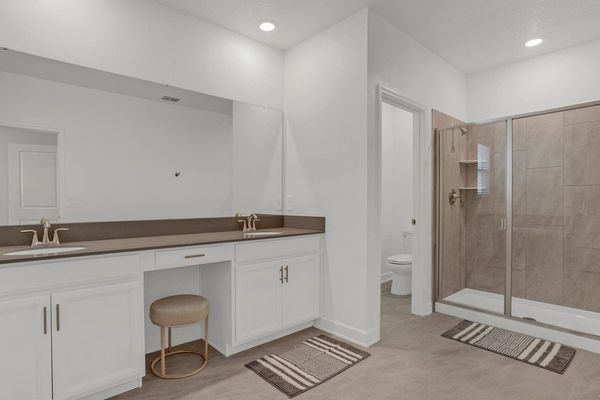 Master King Bathroom (Angle) 2