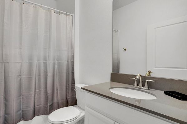 Hall Bathroom 3 Downstairs
Tub/Shower Combo