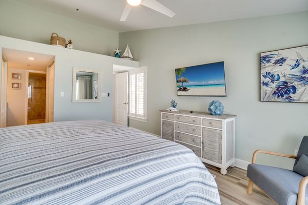 Primary Bedroom - King Bed