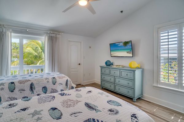 Bedroom 2 - 2 Twin Beds