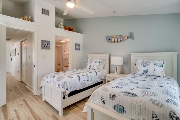 Bedroom 2 - 2 Twin Beds