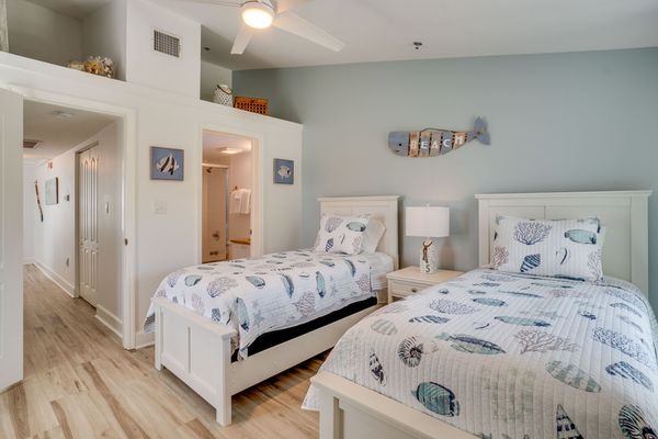 Bedroom 2 - 2 Twin Beds