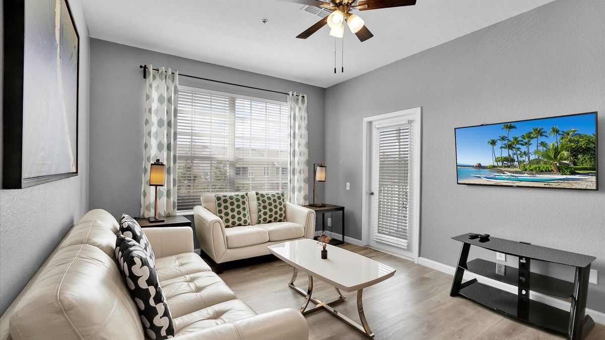 Living Room
50" Smart TV