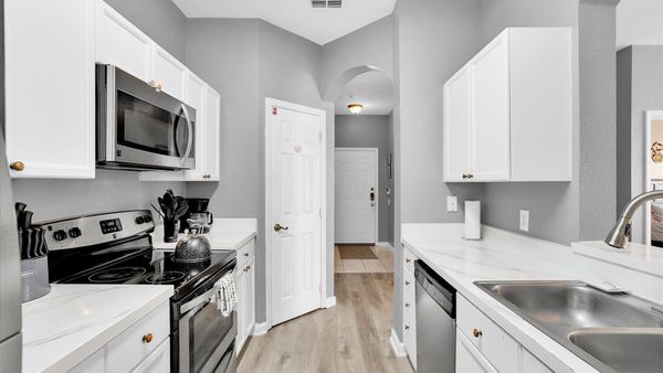 Kitchen (Angle)