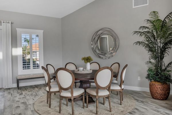 Seating for eight at the dining table