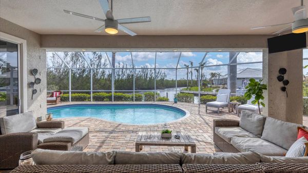 Incredible lanai