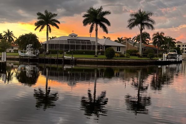 Gorgeous Sunsets on the water (Boat lift not available)