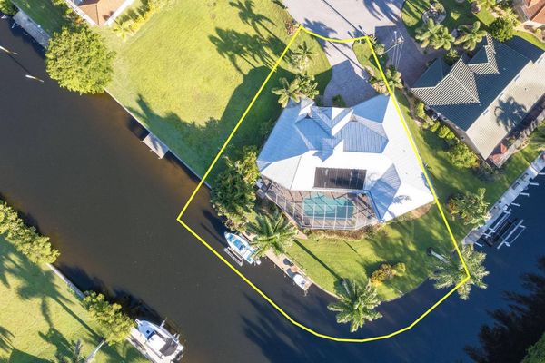 Huge corner lot in popular Bird section of Punta Gorda Isles (Boat lift not available)