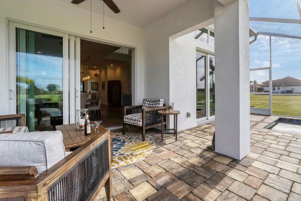 Lanai overlooks the Saint Andrews South Golf Course