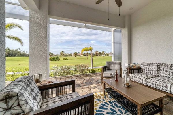 Lanai overlooks the Saint Andrews South Golf Course