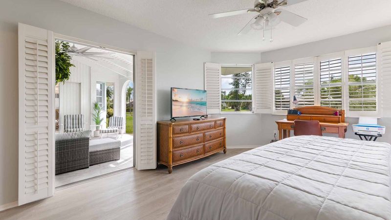 Lanai Access Master bedroom