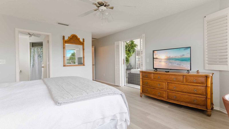 Lanai Access Master bedroom