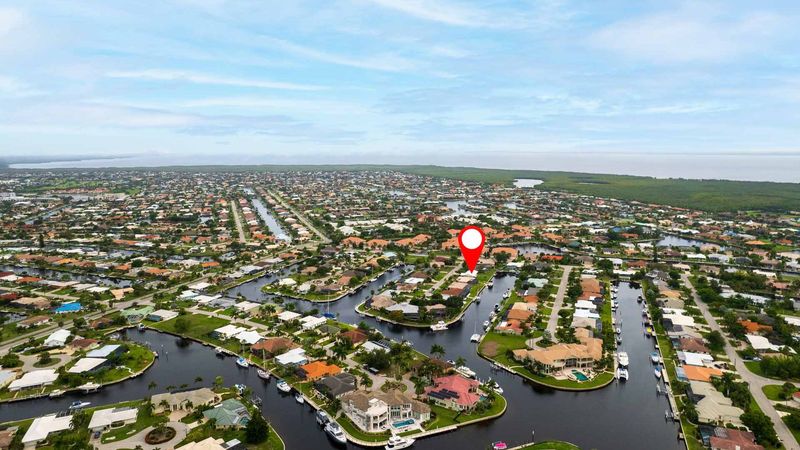 Gorgeous Punta Gorda canal network (Boat lift not available)