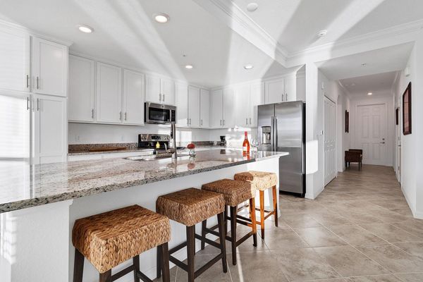 Plenty of space at the breakfast bar