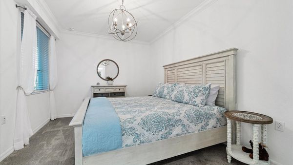 King Master Bedroom with ensuite
40 inch smart tv for streaming